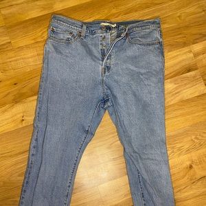 Levi Wedgie Jean!